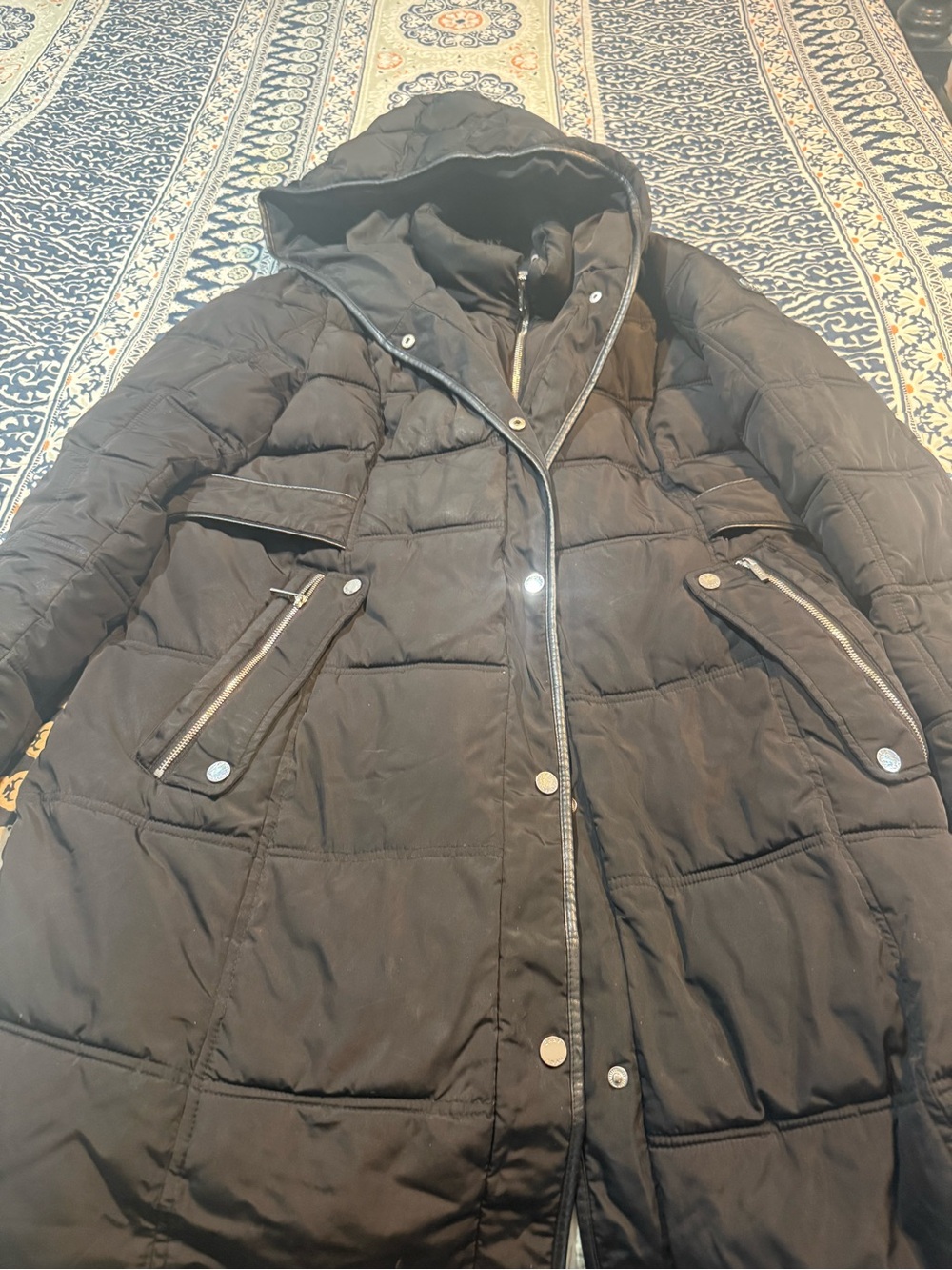 Women's DKNY Black Quilted Hooded Winter Coat.  Size 2XL.